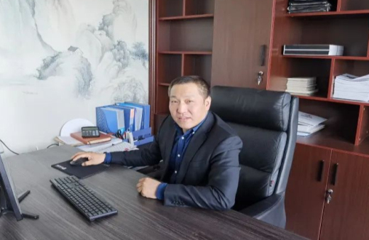 “世”在人為 | 世友地板北京經(jīng)銷商嚴(yán)曉華：選擇對的方向，努力前行闖出一片天