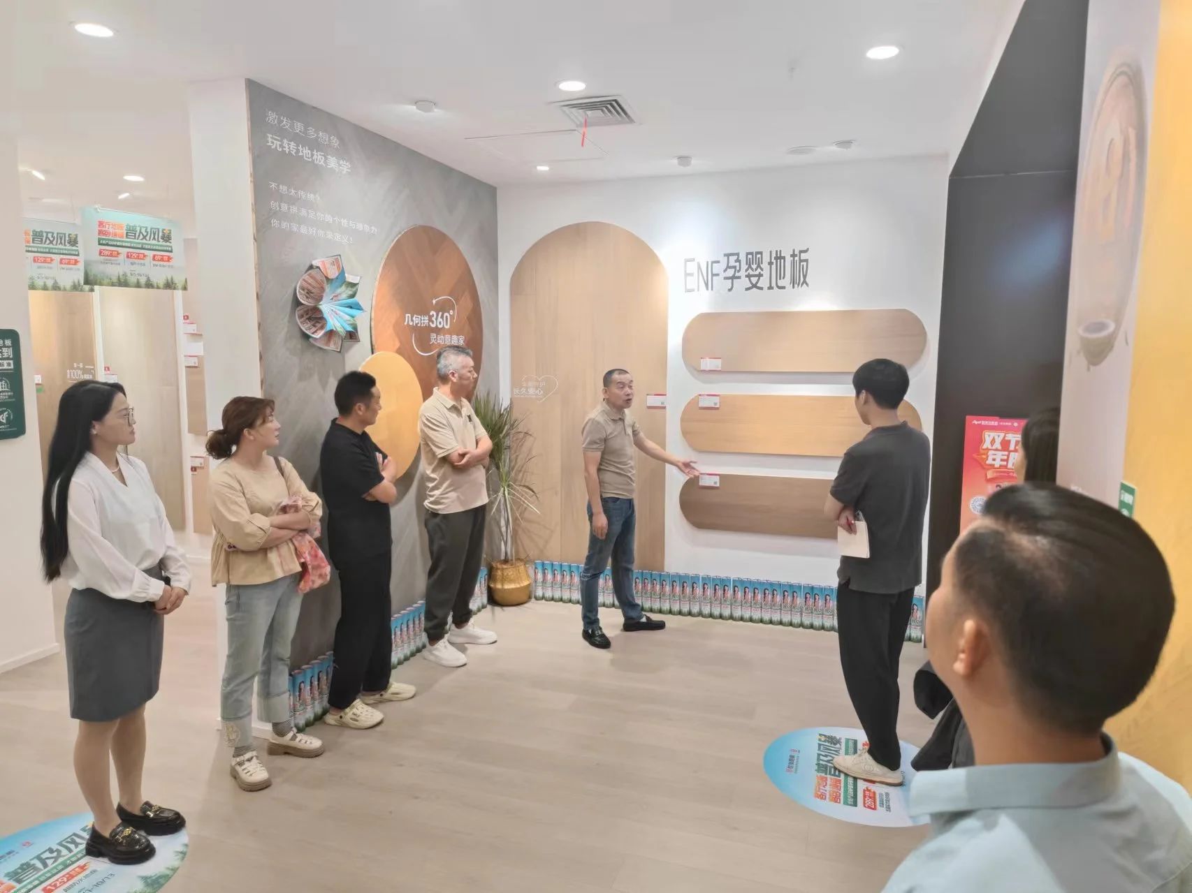 82萬超強(qiáng)大單！世友客廳地板客臥通鋪普及風(fēng)暴火力全開！